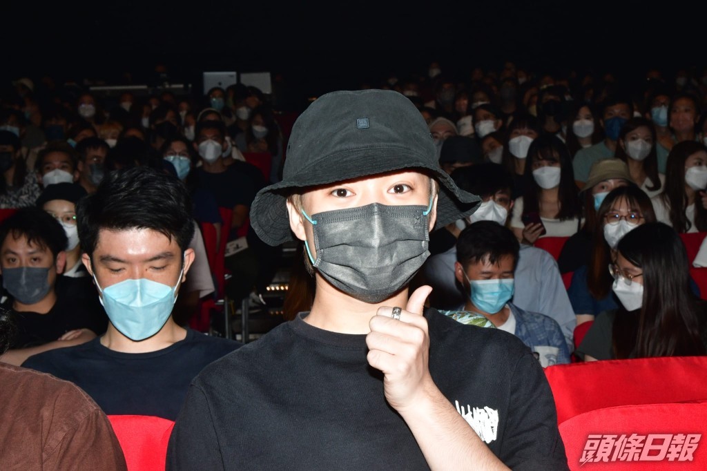 Jer昨晚單拖去睇騷。